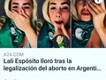 Yo creo que ni siquiera hay fotos de Hitler llorando de alegría porque estaba exterminando judíos.  Esta idiota festeja que ahora libremente se puede acabar con la vida de seres humanos indefensos y con la complicidad de sus propias madres!!  Y no me vengan a joder con “interrupción voluntaria del embarazo”, es el aborto lo que se legalizó, es un crimen. Se mata, no se interrumpe! (en Hongo Park)