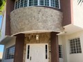 TH EN VENTA EN SANTA CRUZ DE MARA 168 M2 AMOBLADA 3 HABITACIONES + ESTUDIO + SERVICIO 3 1/2 BAÑOS 3 PUESTOS DE ESTACIONAMIENTO *22 MIL NEG*