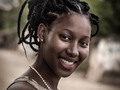 Palenquera  En Bolívar, el último Palenque de los afro colombianos que sobrevivieron a la época de la esclavitud, aún vive en las estribaciones de los Montes de María. San Basilio de Palenque, fundada por Benkos Biohó, con su lengua Palenquera y sus tradiciones culturales es un orgullo para el país.