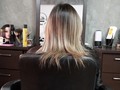 Una melena de ensueño cabello de humano 100% natural  Sistema de extensiones en mágico tape #stickers  Agenda tu cita para lograr tu melena soñada +584141649608 #hairdreser #hairextensions #haircolor #trusshair #olaplex #hairstyle #STHair