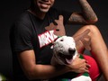 Aquí con Drogho  . . . 📷 @aroarimedia . . . #Navidad #2k21 #christmas #love #dog #bulterrier #panama #godox #canon #black #gray #pijamaparty #family