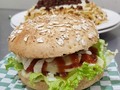 Una Hamburguesa vegetariana o un Desgranado GG?  Tu escoges la carne vegetal de tu hamburguesa: o de ¤Lentejas ¤Garbanzos ¤Frijol Negro ¤Pollo Vegano ¤Falafel . . . Te esperamos en nuestro local de 4:00pm a 9:00pm o te llevamos tu pedido a tu domicilio; Llámanos o escríbenos (+57)3007552612 (4)7850122 . #Montería #Monteria #monteriacordoba  . . . . . #healthyfood #saludable #greengardencol #photooftheday #yummy #veganfood #meatless #monteriavende #Montería #pizzamonteria #monteriaventas #veganfood #cheeselover #veganfoodie #monteriapizza #colombiaemprende #hamburguesa #sandwichlover #burgerlovers #healthyfoodshare #veganfood #comidamonteria #desgranado #monteriafit #Monteríafit #comidavegetariana #veganosmontería #burgertime #vegetarianosmonteria #burger