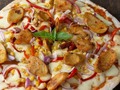 Una PIZZA COLOMBIANA sería un buen recomendado para hoy. . En masa integral madurada, pasta natural de tomate, queso mozzarella, cebolla roja, pimentón salteado, maíz tierno & chorizo vegetal.  . Te esperamos en nuestro local de 4:00pm a 9:00pm o te llevamos tu pedido a tu domicilio; Llámanos o escríbenos (+57)3007552612 (4)7850122 . #Montería #Monteria #monteriacordoba  . . . . . #healthyfood #saludable #greengardencol #photooftheday #yummy #veganfood #meatless #monteriavende #Montería #pizzamonteria #monteriaventas #veganfood #cheeselover #veganfoodie #monteriapizza #colombiaemprende #sándwich #sandwichlover #pizzalovers #healthyfoodshare #veganfood #comidamonteria #desgranado #monteriafit #Monteríafit #comidavegetariana #veganosmontería #pizzatime #vegetarianosmonteria #pizza