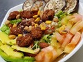 Una CHICKEN SALAD es muy buena recomendación para tu media tarde o cena de #sabado 👌 . .  #healthyfood #ensalada #saludable #greengardencol #photooftheday #yummy #saladlover #veganfood #meatless #monteriavende #Montería #monteriaventas #veganfood #veganfoodie #salad #chickensalad #berenjena #pimenton #monteriavendeoficial®️ #healthyfoodshare #veganfood #ensalada #Monteríafit #comidavegetariana #veganosmontería #aguacate #vegetarianosmonteria #veganrecette #comidavegana