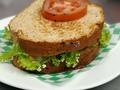 ¿Un SÁNDWICH GOURMET? Deliciosa & liviana elección ✌💚  En pan de papa, lechuga hidropónica, tomate, cebolla, pollo vegano y verduras, queso mozzarella light y nuestro tahini de soya.  ¡Perfecta opción para ti el día de hoy! Te esperamos hasta las 9:30pm  . . . #healthyfood #saludable #sandwichporn #greengardencol #photooftheday #yummy #gourmet #sándwich #veganfood #meatless #monteriavende #Montería #monteriaventas #veganfood #cheeselover #veganfoodie #colombiaemprende #healthyfoodshare #veganfood #comidamonteria #sanduche #monteriafit #Monteríafit #comidavegetariana #sandwiches #vegetarianosmonteria #veganrecette #comidavegana
