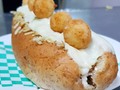 Ya sabes que cenar hoy?  Te recomendamos nuestro PERRO COSTEÑO 🤤✌  En pan artesanal, lechuga picada, salchicha vegetal, cebolla Blanca salteada, queso costeño, queso mozzarella light, viruta de papa, con ensalada de repollo & bolitas de carimañolas encima.  ¡ Irresistiblemente delicioso !  #healthyfood #mielmostaza #quesomozzarella #perrocalientesaludable #greengardencol #photooftheday #yummy #veganfood #meatless #monteriavende #Montería #monteriaventas #veganfood #cheeselover #veganfoodie #hotdogtime #comidachatarra #queso #comidarapida #monteriavendeoficial®️ #healthyfoodshare #veganfood  #hotdog #Monteríafit #comidavegetariana #perrocalientevegano #perroscalientes #vegetarianosmonteria #veganrecette #comidavegana