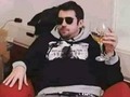 Yo el 24 escuchando el chisme de mis tías como todo un adulto
