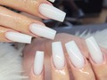Uñas blancas ♡