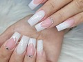 Luce uñas hermosas en este verano.🤗 En Hairsynails tus uñas lucen así 👆