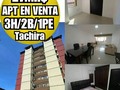En venta Moderno apartamento 📍▪Ubicación; Conjunto Residencial "Los Naranjos" Pueblo Nuevo  💰▪Precio: 27.000$ 🏠▪︎Instagram: @francia.pascia.realtors @francia_pascia 📲▪Contacto: 04127500706 🏬▫Tipo de Inmueble: 📋▫Tipo de Operación: 📏▫ Metros cuadrados: 102Mtrs2 🛏▫ Habitaciones: 3 🚽▫Baños: 2 🚘▫ Puestos de Estacionamiento: 1 techado 💳▫Extra:  Piso 1  Cocina empotrada Piso en porcelanato Patio .  Ubicación privilegiada  Zona Residencial por excelencia Comercios y demás establecimientos aledaños Recién Pintado Lámparas Nuevas Griferías Nuevas Lavaplatos Nuevo 📖▫ Condiciones: excelentes 🚱▫ Servicios: Todos