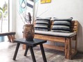 En la amazonia algunos árboles se quedan sin hojas en temporada seca🍂🍂🍂🍂🍂🍂🍂🍂🍂🍂🍂🍂🍂🍂 Sofá de palets y tejidos artesanales en tonos de la temporada seca💛🧡🤎 . . . . . . . #wooddesign #woodworking #woodworker #wooddecor #productdesign #diseñosostenible #diseñolocal #diseñointerior #diseñoecuatoriano #ecuador #diseñodeproducto #diseñoindustrial