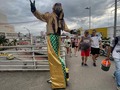 Lo conocen? Alguna vez lo han visto? Lo han ayudado? El es German García o como el se hace llamar “ La estatua humana de Santander “ y esta es su historia! Desliza para escucharlo  👉🏻👉🏻👉🏻👉🏻 🩷 Una forma de ayudarlo puede ser por Nequi y puedes enviarle dinero al 3219485102 o puedes acercarte al puente del centro comercial cañaveral-caracoli  🩷 Estoy buscando alguna persona que cosa y que le quiera donar los trajes de estatua de la libertad y estatua de la navidad o que me los cotice en su defecto… 🩷 si tú quieres unirte a alguna actividad profondos para ayudar a German escríbeme un comentario y te contactaré al DM. . . . . .  Ayúdame a compartir este post y a llegar a más personas  #losbuenossomosmas #derretimoselalmaylahacemosarte #RSE #apoyamoselarte #estatuahumana