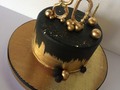 #torta #cumpleaños #80años #celebración #amigos #almuerzo #vainilla #negro #dorado