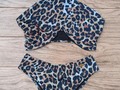 Es tú estilo? Desliza y cuéntame ¿Como lo usarías?   Recuerda que puedes elegir entre nuestros diseños el Top y la Panty que más te guste y llevar contigo tú bikini favorito 😎  Realizamos envíos a toda Venezuela 🚚  #femenino #sexy #TrajedeBaños #swimwear #Vacaciones #caracas #carnavales2023 #elvigia #merida