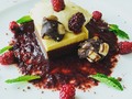 Mousse de chocolate y maracuya con crema de avellana, deliciosa creación de @chefmaicolrios . #fo #dessert #postres #cucuta