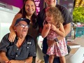 🌟👨‍👩‍👧‍👦❤️ La familia es un regalo sagrado que trasciende las meras conexiones diarias. El amor de familia va más allá de la rutina, incluso más allá de las actividades compartidas. Es invisible pero siempre presente, un lazo que nos une en comprensión, superando pruebas y diferencias. Nos adaptamos, nos cooperamos y juntos crecemos, agradecidos por compartir esta maravillosa vida. 🙏💕 #FamiliaUnida #AmorInfinito @tatoalvarado06 @yazelalvarado