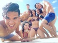 Team Margarita 2016, y como somos tan timidos cada vez unimos mas @vanessahadjian @marma52 @colordebrownie @miguelalejandror @mariaangelicaamir @eduardooolmos 🎉🌴☀ #beach #friends #boatardee #margarita #venezuela #happy