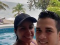 Es cierto,   Los negocios pueden ser una fuente de logros y satisfacción personal, pero también pueden ser muy exigentes en términos de tiempo y energía. Es fácil perder de vista lo más importante en la vida: nuestras relaciones y nuestro tiempo en familia.  Es importante encontrar un equilibrio adecuado entre el trabajo y la familia, porque al final del día, son nuestras relaciones y experiencias con nuestros seres queridos lo que más valoramos en la vida. No queremos mirar hacia atrás en nuestra vida y arrepentirnos de no haber pasado suficiente tiempo con nuestra familia y amigos cercanos.  En la búsqueda de nuestros objetivos empresariales, no debemos olvidar que nuestros seres queridos necesitan nuestra atención y tiempo. Incluso si nos sentimos atrapados por el trabajo, debemos ser conscientes de que nuestras acciones tienen un impacto en las personas que nos importan.  Por lo tanto, debemos hacer un esfuerzo constante para encontrar un equilibrio saludable entre los negocios y el tiempo en familia. No se trata solo de pasar tiempo juntos, sino de asegurarnos de que el tiempo que pasamos juntos sea significativo y valioso.  Al final del día, nuestras relaciones y tiempo en familia son lo que realmente importa en la vida. Debemos hacer un esfuerzo consciente para mantener un equilibrio saludable entre el trabajo y la familia, para que podamos disfrutar de una vida plena y satisfactoria con las personas que más amamos.