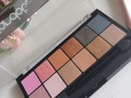 Mis chicas 😍 les quiero contar de esta paleta de la colección LOOK IMPACTANTE de @cosme, tiene unos colores divinos,son un poco polvosas pero pimenta lo suficiente para que te hagas un look divino y para el día a día .  . . #bardotlovers #cosme #lookimpactante #maquillajecolombia #maquillajeojos #naturalbeauty