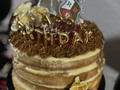 Cuando tus amigos conocen tus gustos😍😍😍 Así me encontré mi torta ayer, y la entrada con rebelde de sonido 🤣🤣