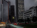 Todo es un caos. . . . . . . . . . . #bogota #salidasdotograficascol #yoamoabogotá #colombia #igcolombia #igerscolombia #ig_colombia #fatalframes #longexposure_shots #crea #artofvisuals #urbanphotography #largaexposición #leagueoflenses #inspirationcultmag #moodygrams #way2ill #illgrammers #canon #canonphotography #nikon #canon_photos #canonwhatelse #theweekonistagram #communityfirst #primerolacomunidad #streetphotography #calle #bogoart