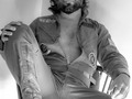#ElvisHasLeftTheBuilding   De esas fotos que ves mil veces antes de publicar, pero te llenas de co***nes y dices que xuxa.   Hice un segundo vestuario en la self-portrait session, inspirado en Elvis.   Yei or nei?  - Jairo