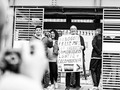 #AquíNoHayNadaQueCelebrarar  Evocando un poco cl comienzo de la lucha, evidenciando que la celebración son sólo momentos donde logramos un paso adelante, pero hoy, estemos en retraso.  Por primera vez en muchos años, en España siendo una nación con muchos avances, existe una enorme LGBTIFobia. Una tendencia en crecimiento a nivel mundial. Un amigo me comentaba, que en unos 10 años, si la lucha no es más fuerte, tal vez perdamos mucho de lo que hemos ganado hasta ahora como colectivo.  Abre un poco la mente, aprende a desaprender y ama de verdad.  Aquí, todos somos iguales, todos somos HUMANOS.  ♡ Jairo
