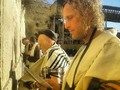 Un momento unico en mi vida.. en el Muro de los Lamentos en Jerusalem con mi padre Victor que en paz descanses. Esto fue en febrero del 2016. Hermoso viaje. Feliz dia papa.