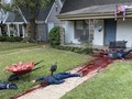Artista de Dallas decoró su casa para Halloween y recibió la visita de la policia