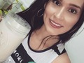 💙 Hoy disfrutando de un delicioso batido y un waffle de proteína donde Joa 💙 #nutrición #proteína #amigas #gabi