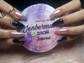 Feliz domingo para todos  Que tal esta belleza de verdad cada día me enamoro mas de mi arte  Gracias Dios  Gracias mi ángel 👴🏼🕊#negro #piedras #latinnailscolombia #latinnails #nails💅 #uañsalmendra #uñaspuntudasnails #brillo