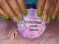Uñas para fin de año  💚💚💚 Esmaltado semipermanente en uñas naturales 💚💚💚    Recuerda agendar tu cita numero en el perfil💖🎅🏼💌 #nails💅🏻#acrilicasnails#uñasacrilicas#semipermanente#glitter#latinnails#diananails#spadeuñas#caliescali#acrilicas#nailscali#pies#nailsstar#imtagram#blancoynegro