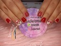 Esmaltado tradicional rojo ❤️❤️❤️  Que tal este diseño en uñas naturales  Recuerda agendar tu cita numero en el perfil💖🎅🏼💌 #nails💅🏻#acrilicasnails#uñasacrilicas#semipermanente#glitter#latinnails#diananails#spadeuñas#caliescali#acrilicas#nailscali#pies#nailsstar#imtagram#blancoynegro