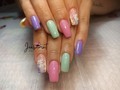 Después de 22 días recubrimiento en polygel 💜💚🤍 Esta vez pasamos de blanco a tonos pasteles 💜💚🤍@karlaurbina07 Gracias por la confianza ❤️ Recuerda agendar tu cita numero en el perfil📞 #nails💅🏻#acrilicasnails#uñasacrilicas#semipermanente#glitter#latinnails#diananails#spadeuñas#caliescali#acrilicas#nailscali#pies#nailsstar#imtagram#blancoynegro#tradicional #uñasnaturales #instagram#uñasjenbermut#uñasalocolombiano#glitter#uñascali#baby