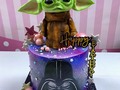 En una Galaxia muy muy lejana se encuentra esta cake para endulzar los paladares de los amantes de esta saga🤩🍰   Has visto esta saga ? Comenta cuál es tu personaje favorito 🌌👇🏻  #cakes #cakedecorating #cakedesign #cakedesigner #cakedecorator #cakesofinstagram #cakeart #cakeart #cakeoftheday #cakeoftheweek #cakecakecake #cakeoftheweek #jennybluethcakes #jennyblueth #maracay