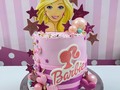 Cuál Barbie serías tú?👱🏻‍♀️  Yo sería la Barbie repostera👩🏼‍🍳 o la Barbie sirena🧜🏻‍♀️  Aprovechando el estreno mundial de Barbie💖  Cuéntenme que les pareció esta cake?👇🏻  #jennyblueth #jennybluethcakes #cake #cakes #torta #tortas #cakedecoration #cakeoftheday #cakeoftheinstagram #cakeoftheweek #cakedesign #cakedesigner #maracay #caracas #valencia