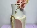 A veces menos, es más😍  Una cake para una quinceañera elegante y moderna🧡  #jennyblueth #jennybluethcakes #cake #cakes #torta #tortas #cakedecoration #cakeoftheday #cakeoftheinstagram #cakeoftheweek #cakedesign #cakedesigner #maracay #caracas #valencia