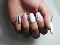Acrílicas, manicura permanente, marmoleado y cristales by @cherry___nailss 😍😍💅🏼💅🏼