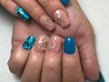 Acrílicas, manicura permanente, encapsulado de gliters y cristales by @marbella_nails_art 😍😍💅🏼💅🏼