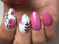 Realce de acrílico, manicura permanente y diseño by @marbella_nails_art