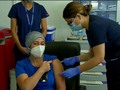 Auxiliar de enfermería, la primera persona vacunada contra el coronavirus en Chile - CNN
