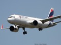 Estos son los tapabocas que Latam prohibirá en sus vuelos -