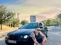 De dónde vengo soñar en grande es de locos, pero mamá me enseño a NO rendirme y por eso este logro es por ella. Nunca había manejado un BMW y lo logré ya siendo dueño de él.  Lo material es material y eso no llena esto solo es un mensaje de motivación.