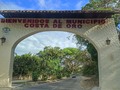 CACAO COSTA DE ORO  Así se titula esta historia.  Donde hace unas semanas atrás estuvimos de visita en Ocumare para comprar cacao y así complacerlos a cada uno de ustedes con nuestro Chocolates orgánicos, artesanales y deliciosos a través de @chuchuschocolate  El cual esta visita compramos cacao de la zona de la trilla, de valles de cumboto y altos de cumboto.   Nuestra gama de chocolates mas preciados por todos ustedes.   Cada vez que visito ocumare a Buscar cacao, es una visita que me llena de muchísima alegría.  Visitar las plantaciones, ver el centro de acopio y oler el cacao que está en pleno proceso de fermentación.  Ver el cacao extendido en el piso para su procesó de secado y poder visitar un ratito las playas esa experiencia me llena el alma, me llena d alegría y de mucho gozo.  Y esa pasión y alegría se la inyectó al chocolate que con tanto amor elaboro, a cada tableta que ustedes degustan.   Este 2023 estaremos cargados de muchísimas sorpresas y momentos que todos amarán.   Como decimos en ChuChus:  El chocolate eres tu, el chocolate somos todos.   Somos una familia.