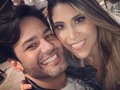 Hoy esta de cumpleaños mi partner in crime, mi cómplice, amiga y amante. Mi esposa, la mujer que comparte mi vida y quien hace que los momentos amargos sean más dulces (y bastante más dulces porque le encantan). ⠀⠀⠀⠀⠀⠀⠀⠀ . Así que quiero dedicar este post para desearle un súper feliz cumpleaños y para agradecer tenerla a mi lado y pidiéndole a Dios que siga siendo así.  Dios te bendiga y te dé exagerada salud posha mía @dra.andreaurdaneta y te siga llenado de esa energía maravillosa que nos irradia a todos.  #cumpleñosfeliz  #felizcumpleaños  #parejas  #amor #unomas  #despuesdelos40lavainaseponejodia #joanmactivo