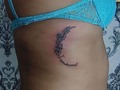 #smalltattoo #tatt #tatuaje #megusta #pieltatuada #arte #art #artenlapiel #tattoocostado #tattoorositas #tattoolunarosa para cita 📲8097127622