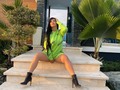 Ella siempre será: L-ibre  O-riginal  C-reativa  A-stuta