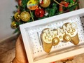 Control de play en chocolate blanco con relleno líquido y polvo de oro   #controlesplaychocolate #controlplay #chocogamer #chocolatesrellenos #chocolatesrellenos🍫🍫 #regalosespeciales #regalosoriginales #detallesqueenamoran😍 #sorpresasadomicilio #sorpresasarmenia