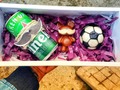 Caja de chocolates y cerveza 🍻  #chocolatesrellenos🍫🍫 #sorpresasquindio #sorpresashombre #regalosparapapa👨❤️🎁 #chocolatesycervezas🍫🍻 #regalossorpresa #ositobigote #chocolatesfutbol