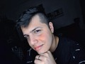 Foto porque salió mi segunda canción🫡, se llama remedio. Yo creo que todos hemos estado enfermos de amor alguna vez y creo que no hay ninguna vacuna contra lo que siente el corazón a veces 🤔. Muchísimas gracias a @coron3l y @loouuwis por ayudarme a arrancar este sueño. Y a ti @sublitude por la belleza de video que hiciste 🥰